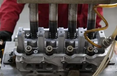 Chiulasele din aluminiu pot aduce mai mulți cai-putere, dar câștigul nu vine din material