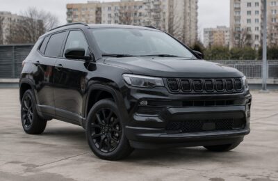 Jeep reduce cu 1.005 dolari prețul versiunii Compass Limited Altitude pentru 2027